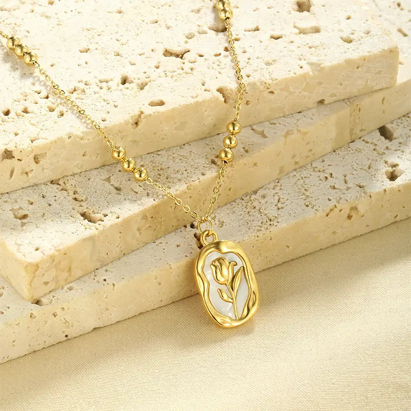 Rose White Shell Necklace
